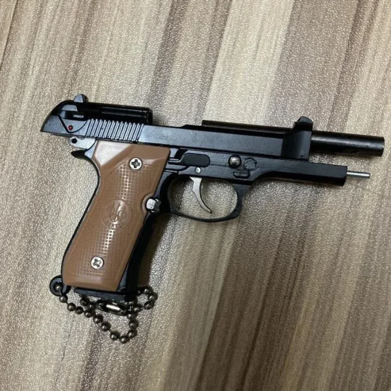 Alloy M92 Pistol Gun Keychain Toy 1:3 Scale Mini Gun Metal Keychain M92 Pistol Fidget Toy PUBG Gun Toy Gift Pubg Decoration Toys