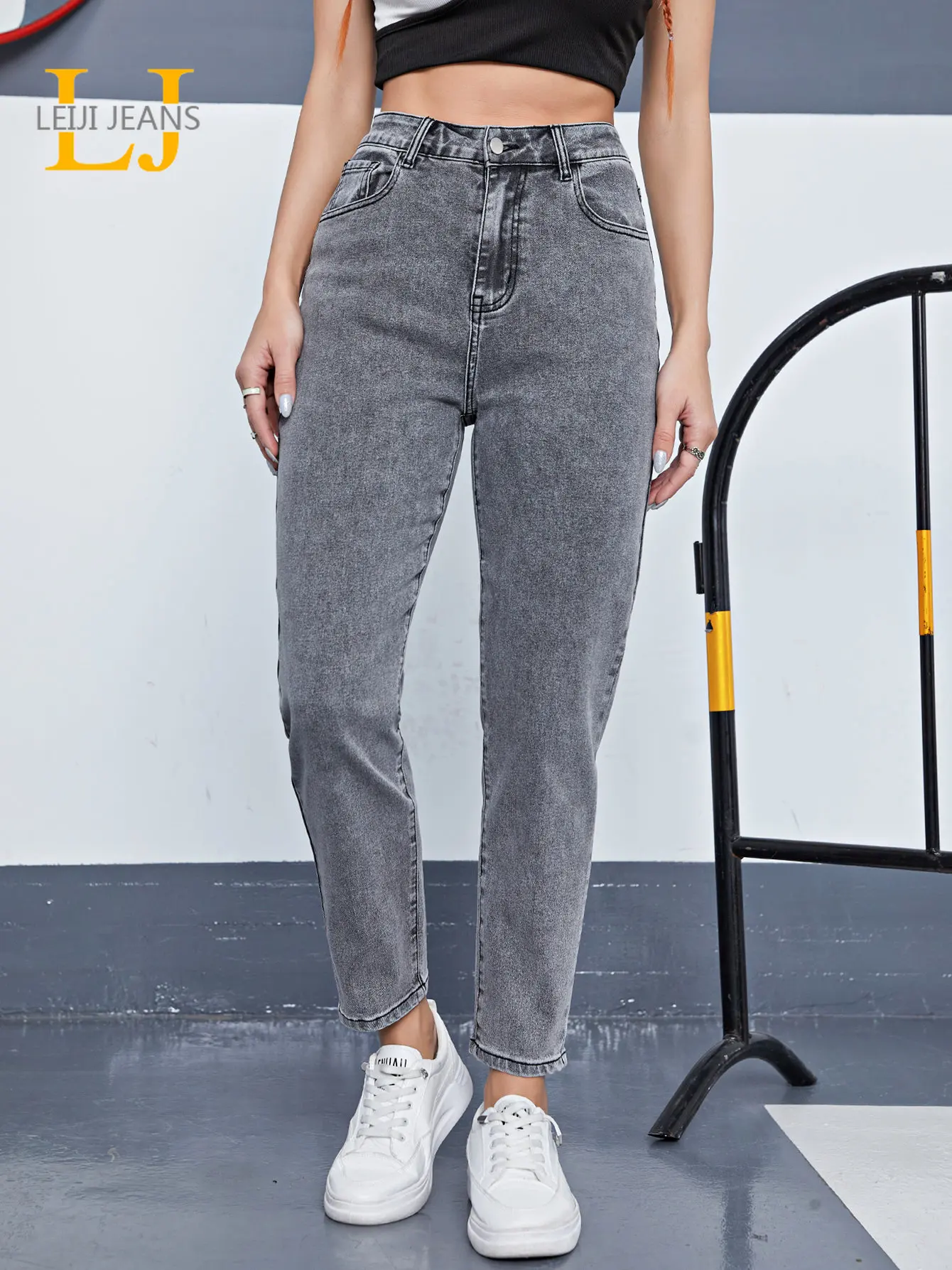 SHOWOFF Women Grey Solid Relaxed Fit Jeans