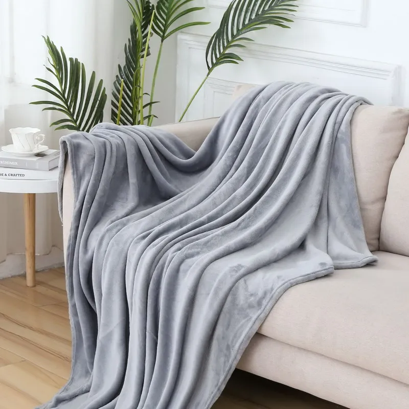 Fluffy Coral Velvet Blanket Flannel Plush Comfortable Thickened and Warm Soft Sofa Throw Blanket for Air-Conditioned Room Luxury 2
