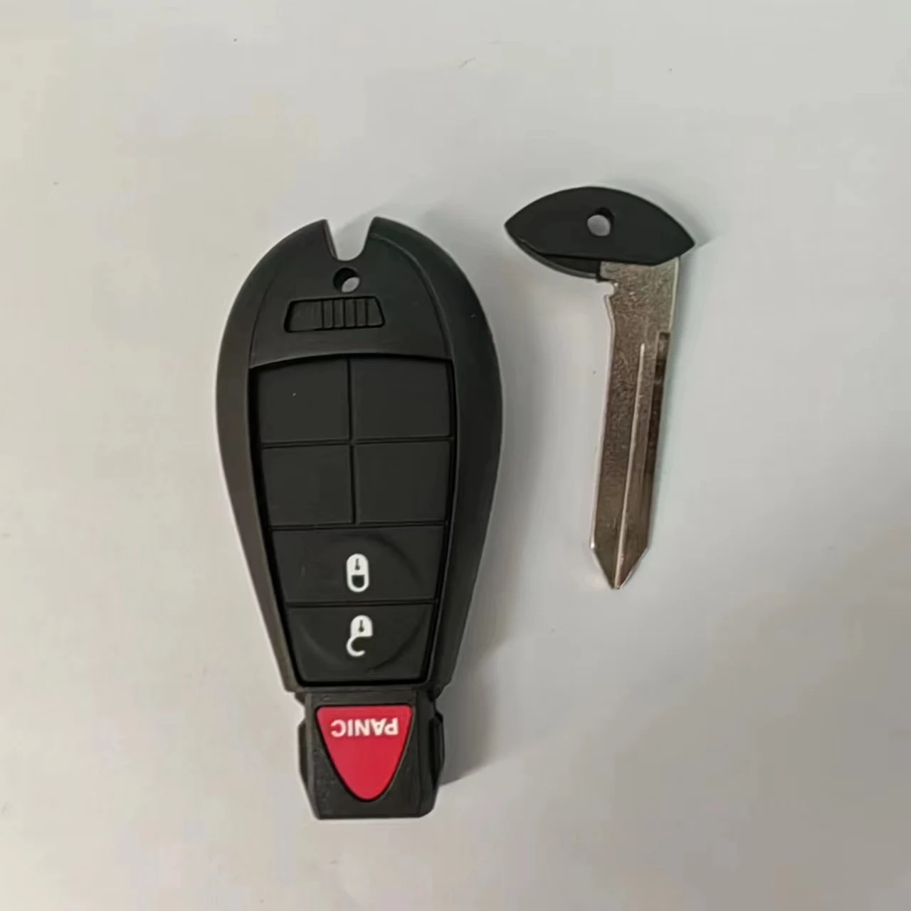 

Запасная деталь для Chrysler 300C, 3 кнопки