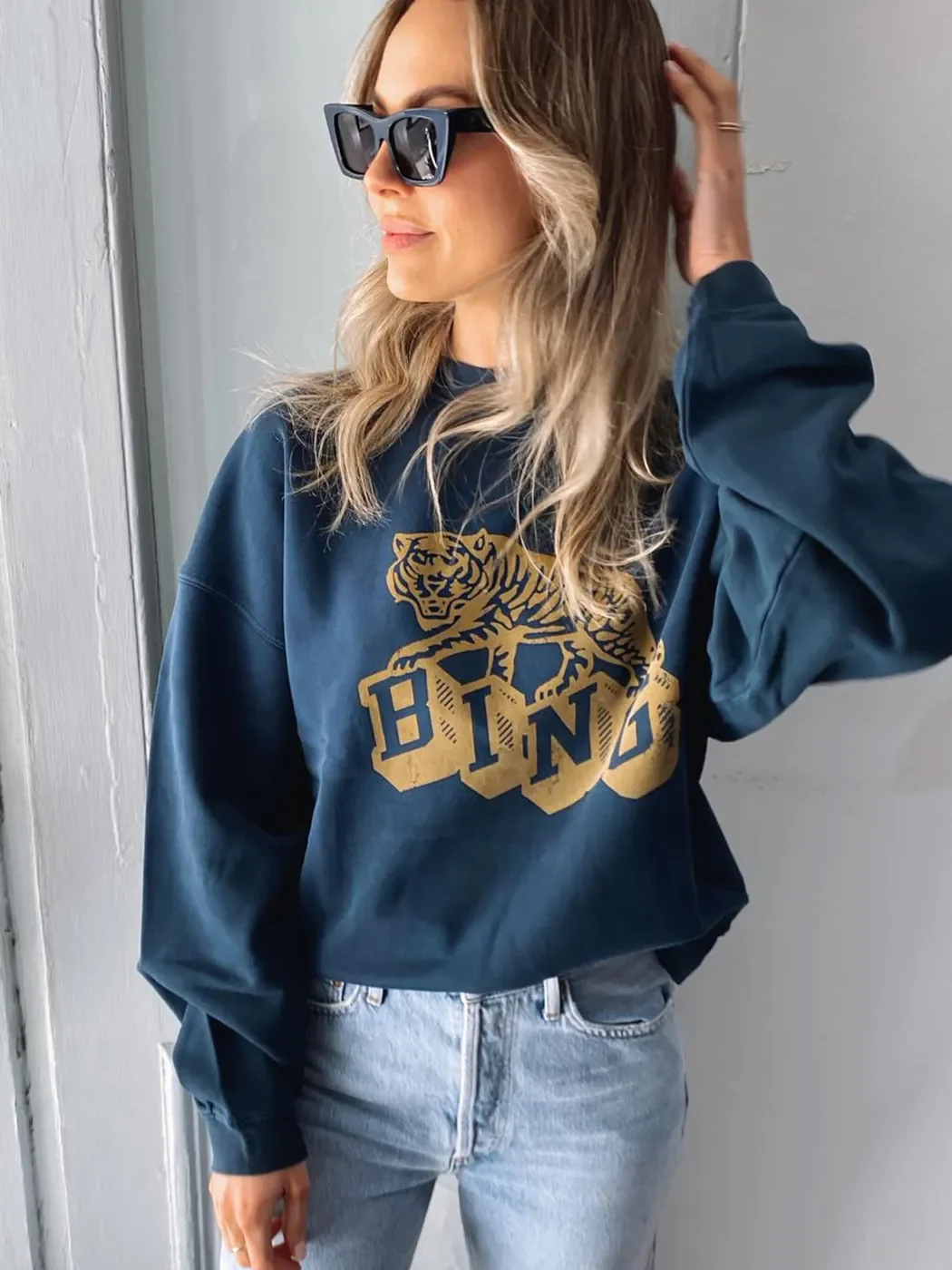 

Tiger Graphic Sweatshirt for Women Round Neck Long Sleeve Vintage 2023 Autumn Winter Tops Female Cotton Pullover