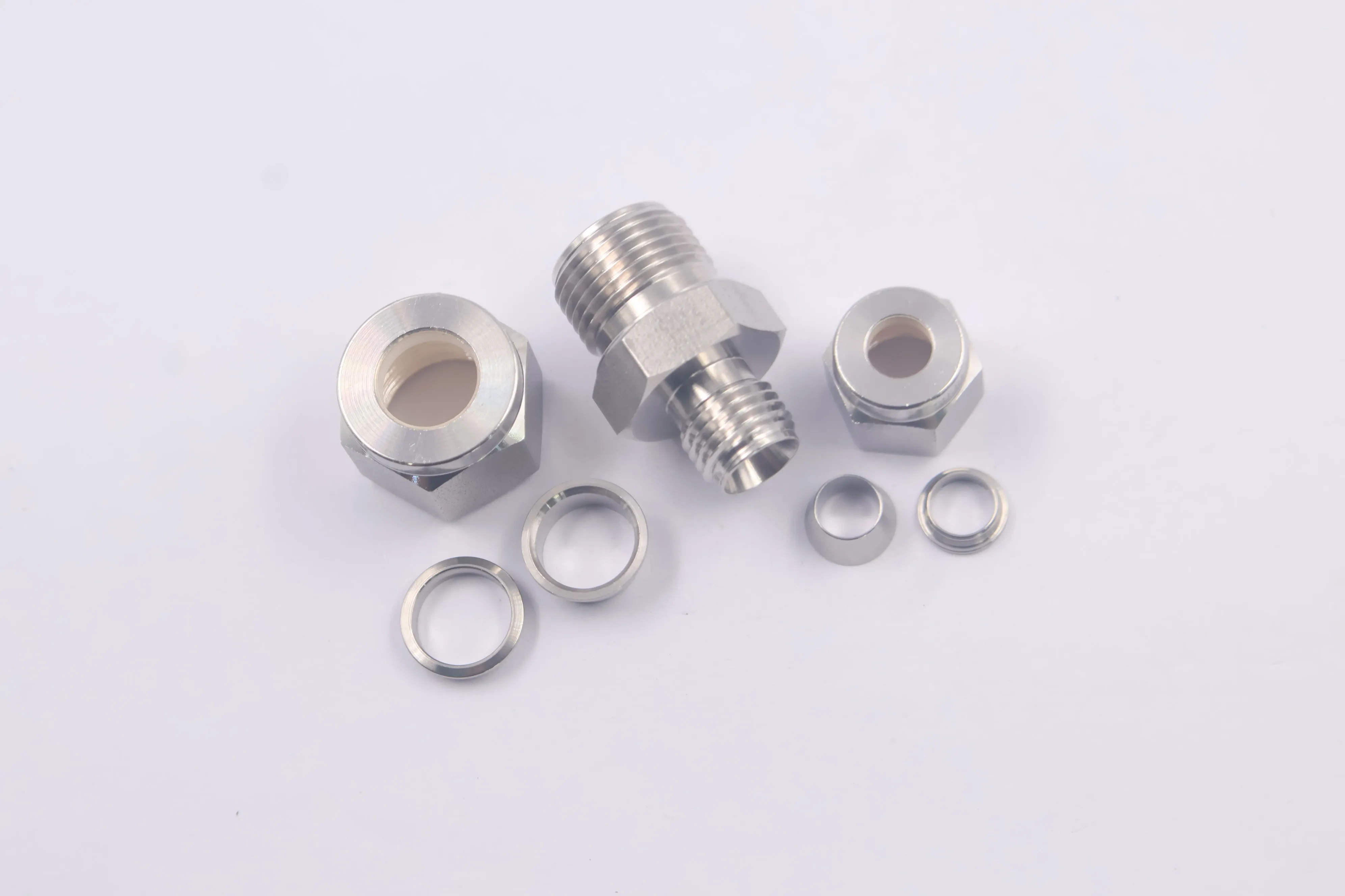 SS-10M0-6-4, Stainless Steel Tube Fitting, Union, 10 mm x 1/4 in. Tube OD, Can Combination with Swagelok