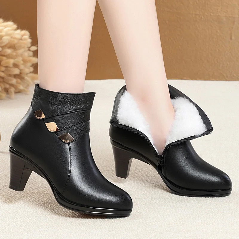 

New Fashion Female Short Boots Thick Heel Genuine Leather Metal Decorative Cotton Shoes Warm Inside Plush / Wool Snow Boots