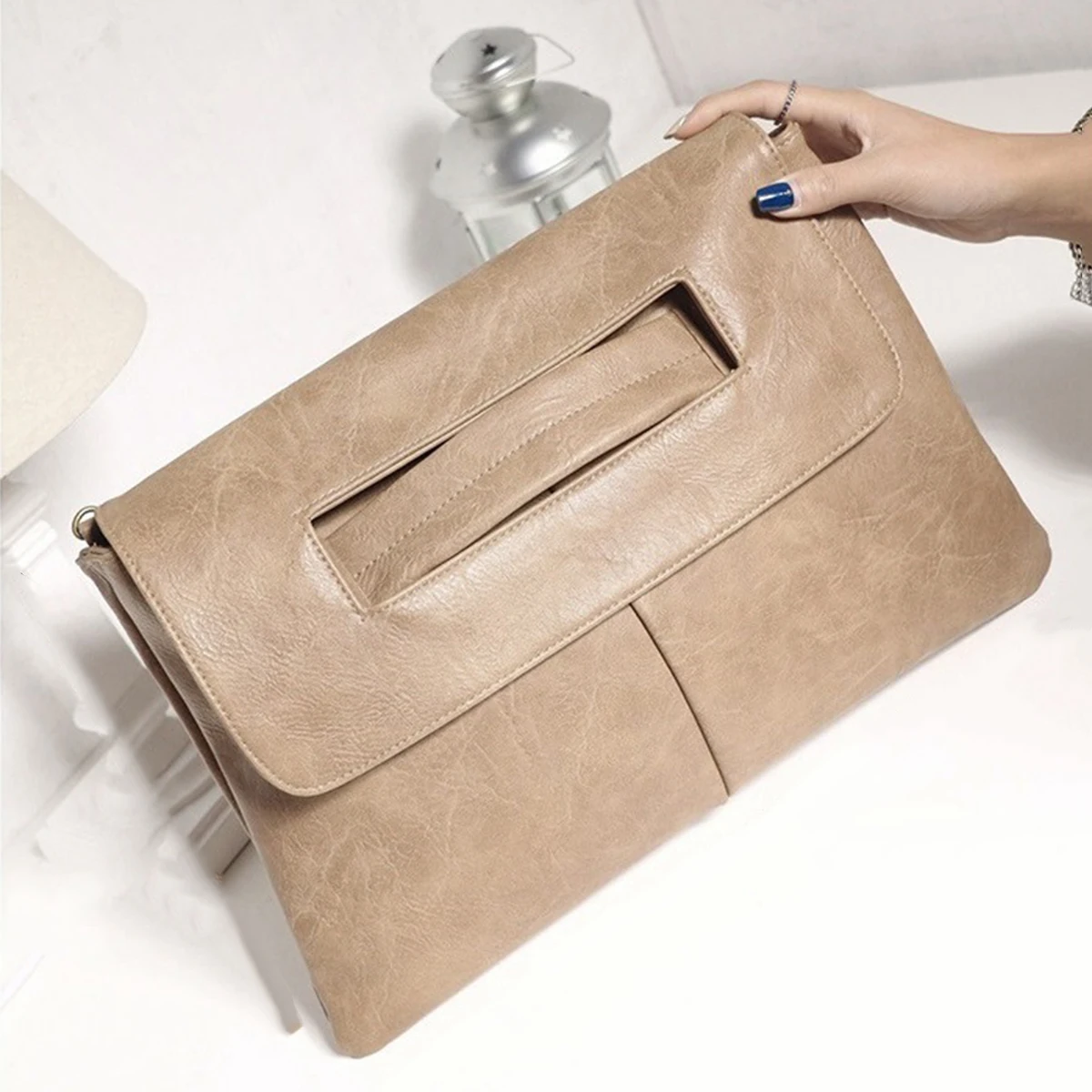 Fashion evening bag wristlet detail