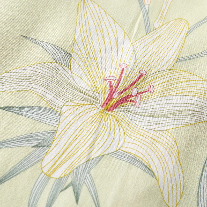 Elegant Floral Lily Print Pajama Set - Women’s Silk-like Viscose Sleepwear with Piping Details