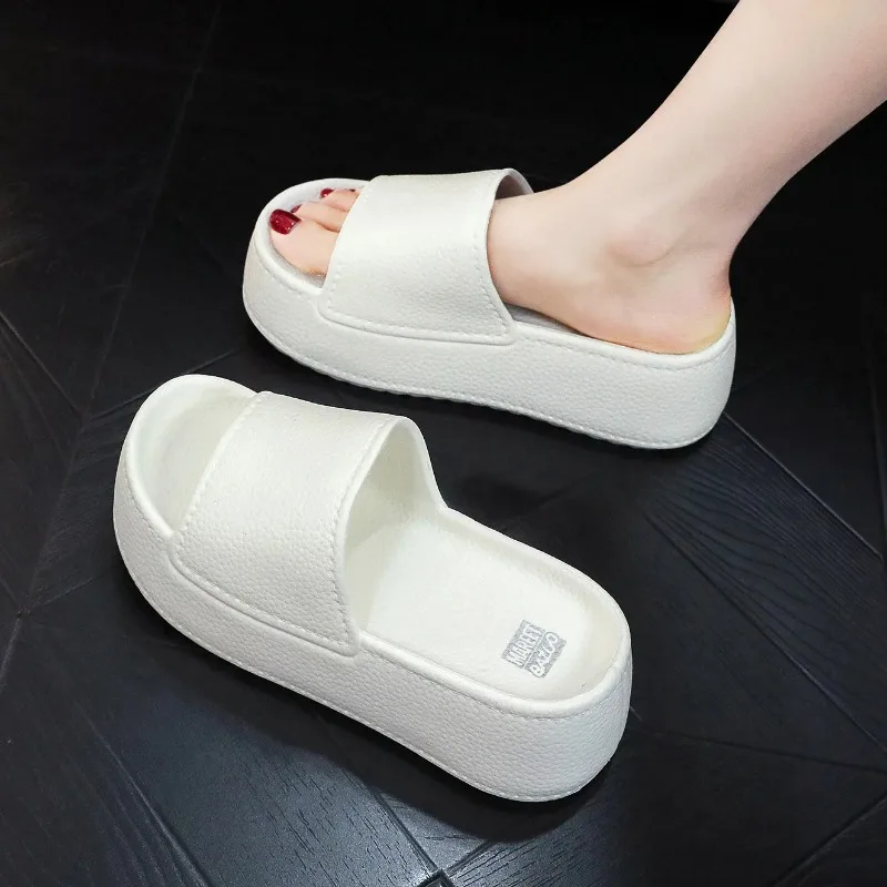 New Women's Slippers for Summer Outdoor Wear, Non-slip, Thick-soled To Make You Taller, Cool Slippers for Home and Indoor Use