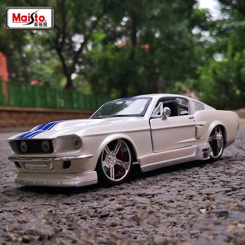 

Модель спортивного автомобиля Maisto 1:24 1967 Ford Mustang GT из сплава, литая металлическая игрушка, модель детской модели, игрушка в подарок