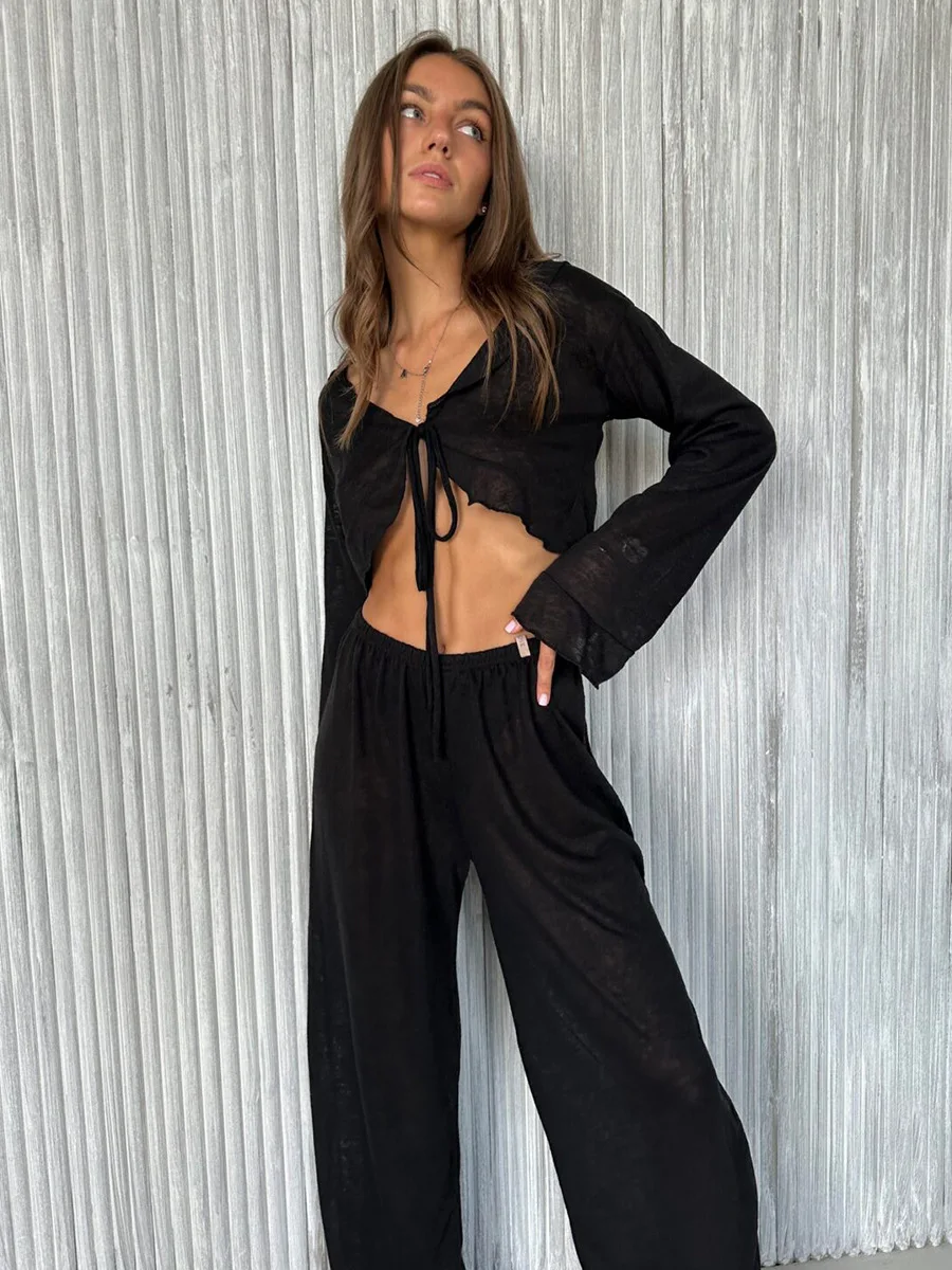 Conjunto informal de dos piezas para mujer, con cuello en V, manga larga con cordones y pantalones de cintura alta.