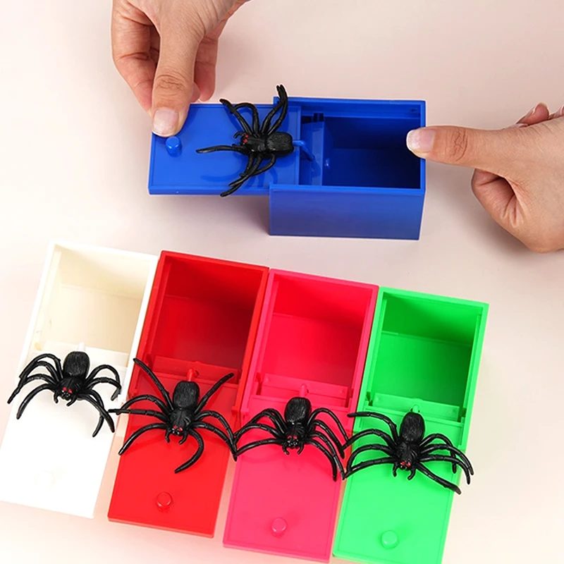 1Pc Prank Spider Scare Box Spider Hidden In Case Funny Halloween Toy Scarebox Trick Joke Toys Gift Random Color