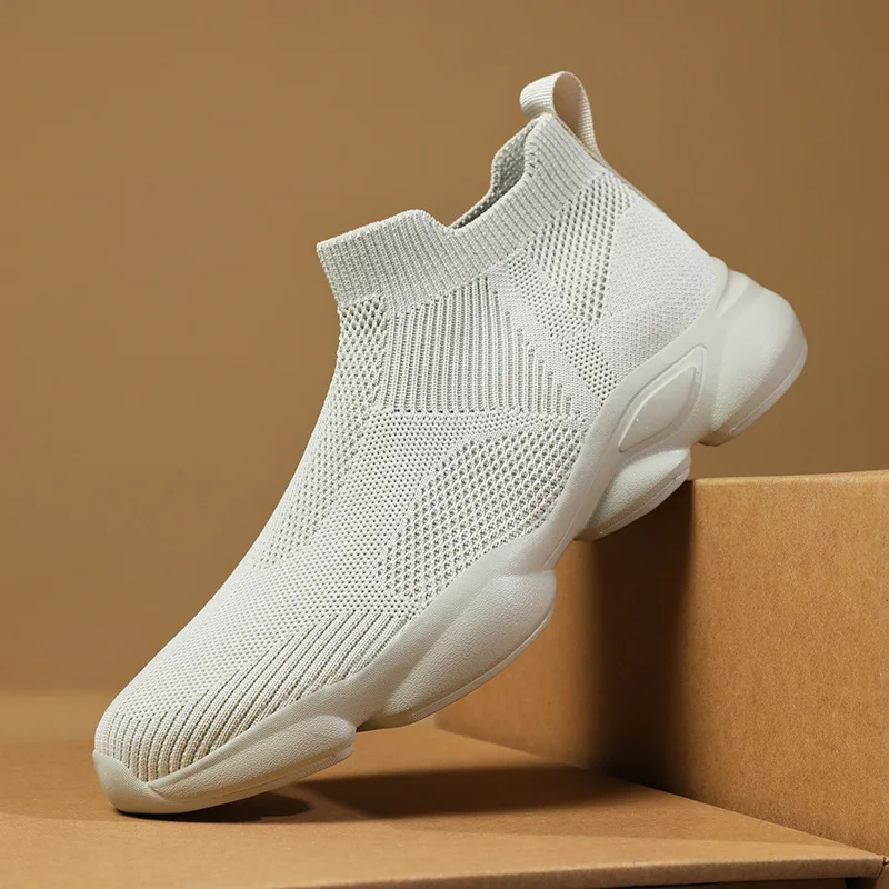 Men's Fashionable and Comfortable Casual Shoes New Mesh Breathable Shoes Large Size Soft Sole Damping Outdoor Running Shoes 2