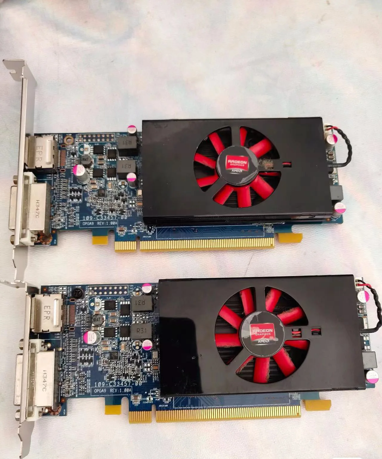 1 piece AMD Radeon ATI102C33402B DVI DP HD7570 1GB PCIe Graphics Card