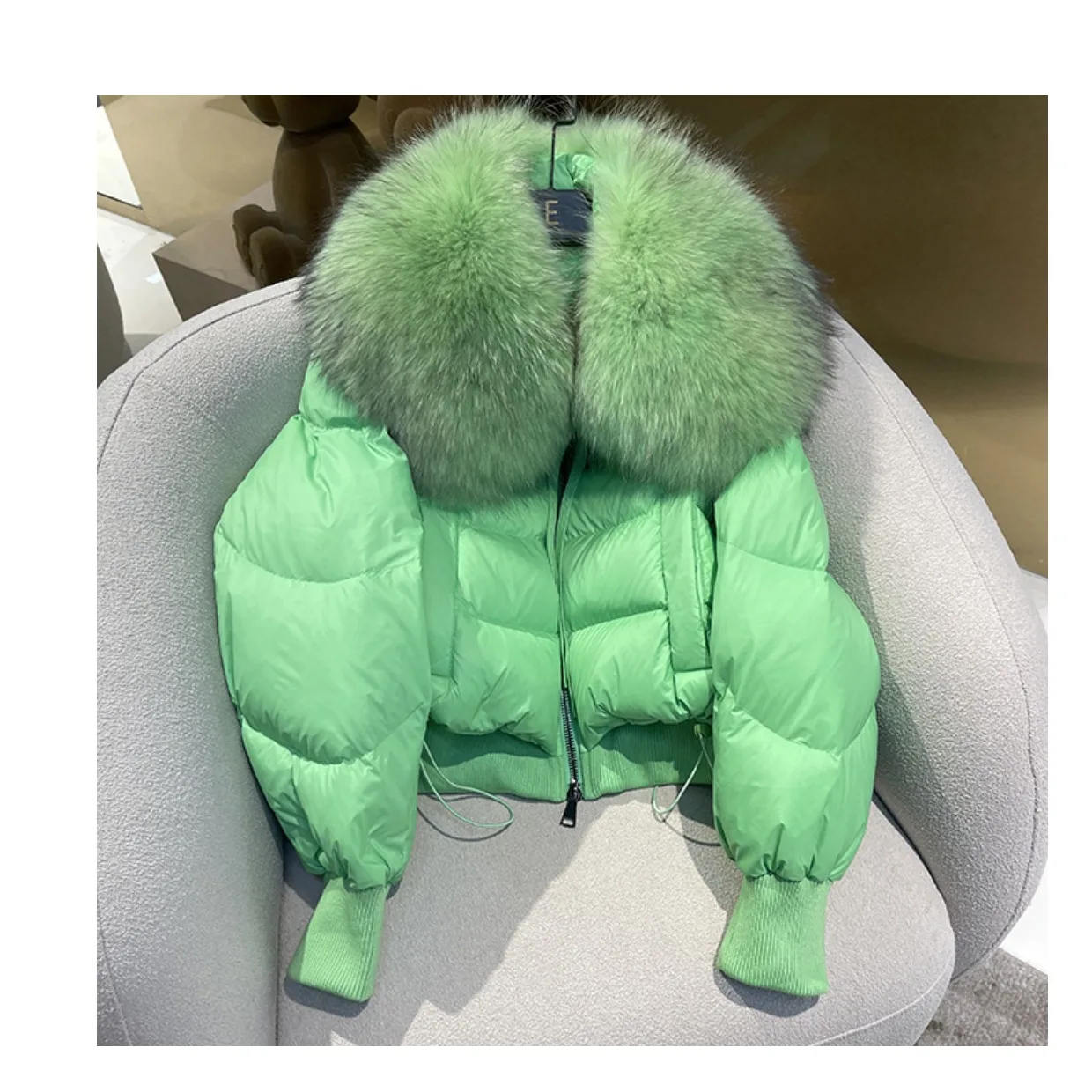 

2023 High-End Women Super Large Real Raccoon Fur Collar Female Overcoat Winter Short Thicken Warm 90% Goose Down Jacket