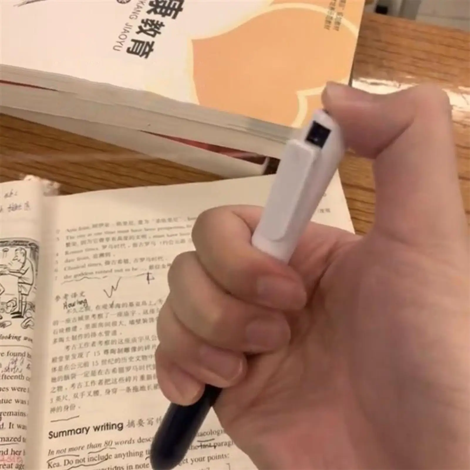 1pcs Writable Pen Water Spray Pen Press to Spray Signature Pen Prank Water Spray Pen Funny Student Gifts Spoof Trick Toy