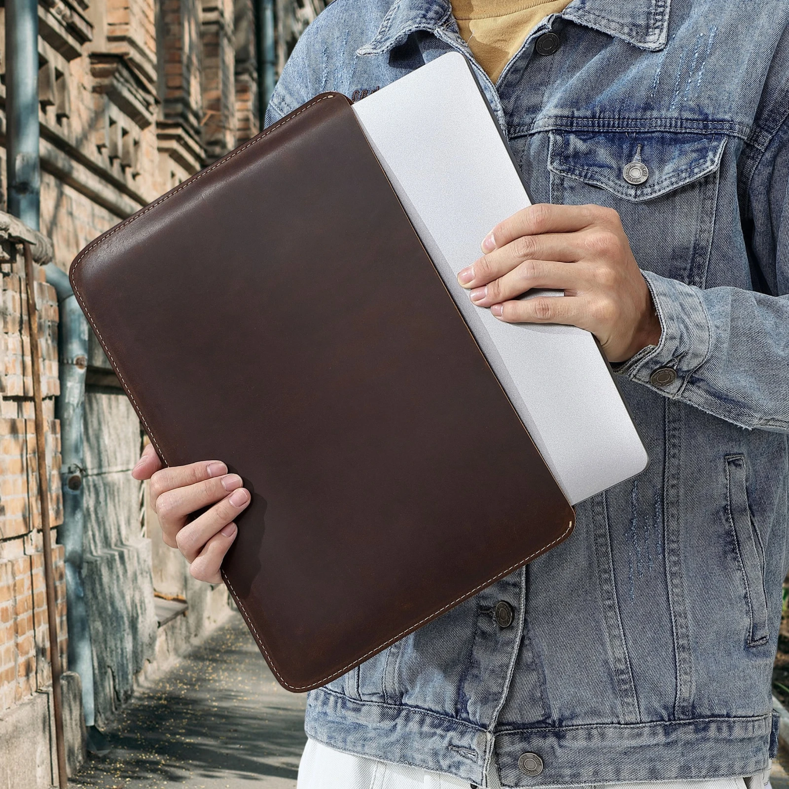 Luxurious Genuine Leather Slim Laptop Sleeve – Ultra-Thin Protective Case