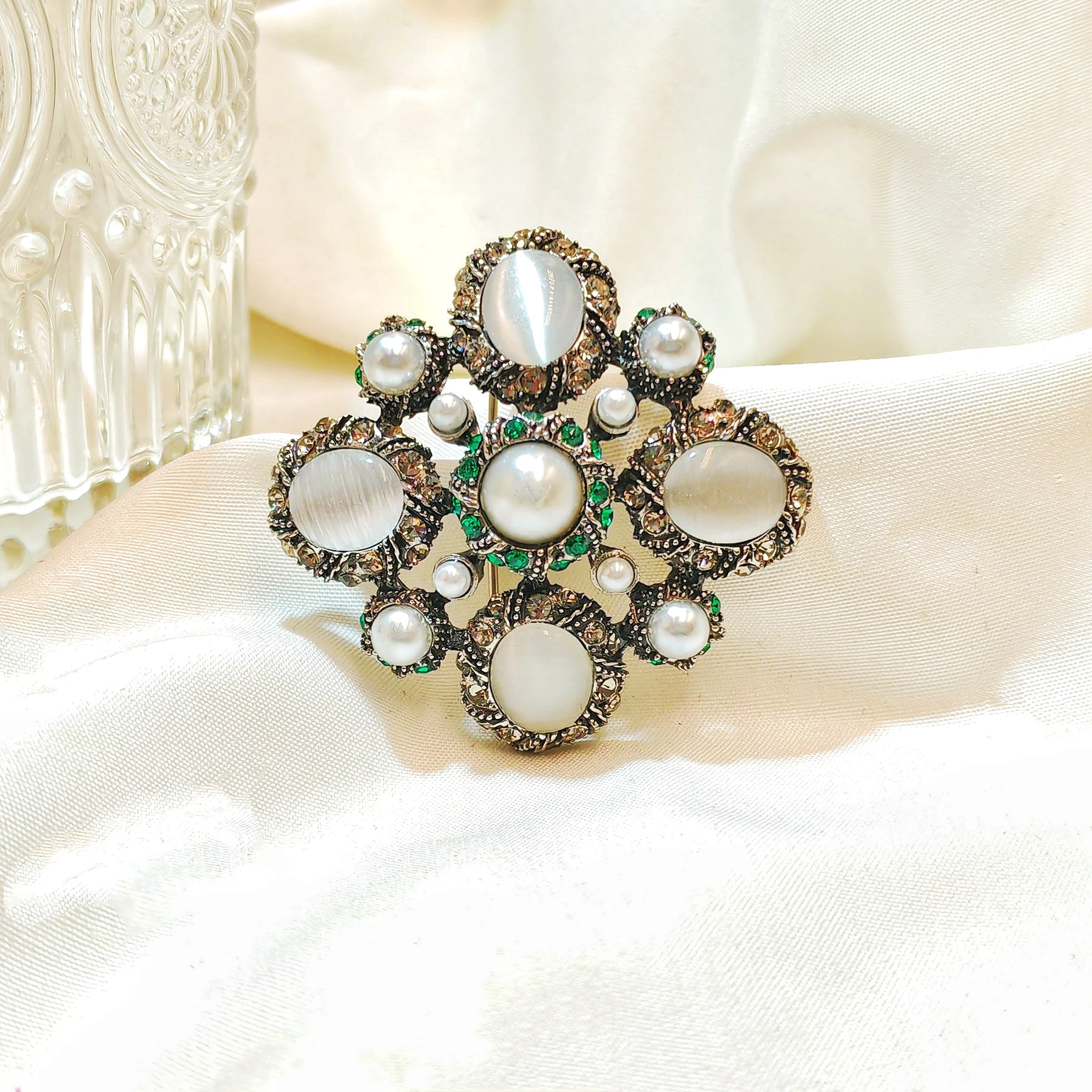 Vintage Green Crystal Accent Imitated White Opal MALTESE Brooch Cross Pin