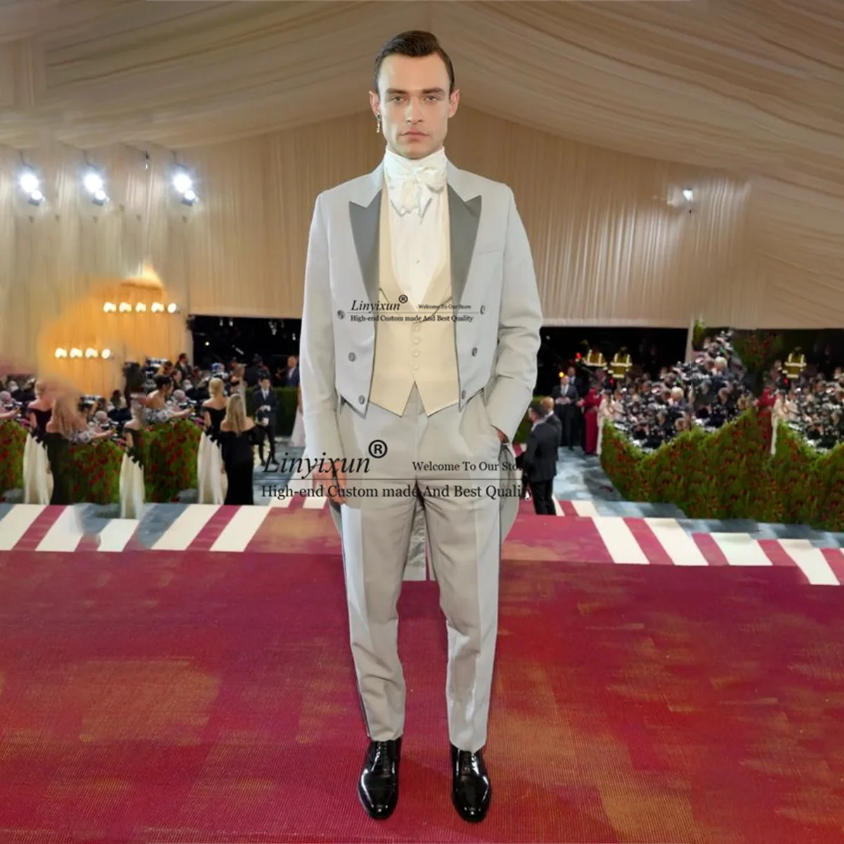 

Elegance Men Suits For Wedding Peaked Lapel Groom Tuxedos 3 Pieces Sets Bridegroom Prom Blazers Slim Fit Male Costume Homme