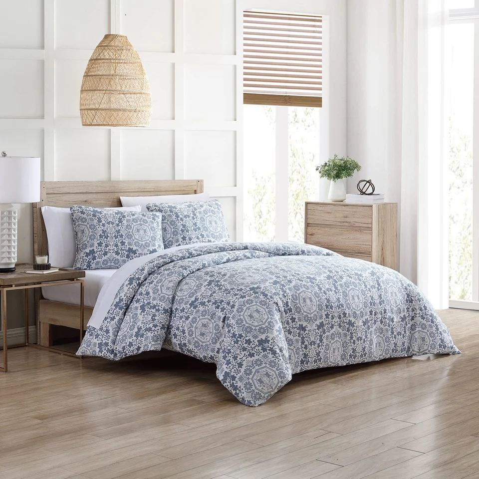 Cozy Cotton Duvet Set with Decorative Medallions
