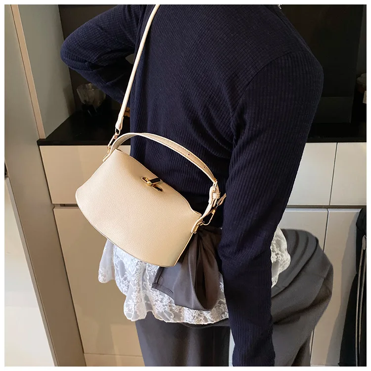 S21875b4507104323af500980b8a21720n