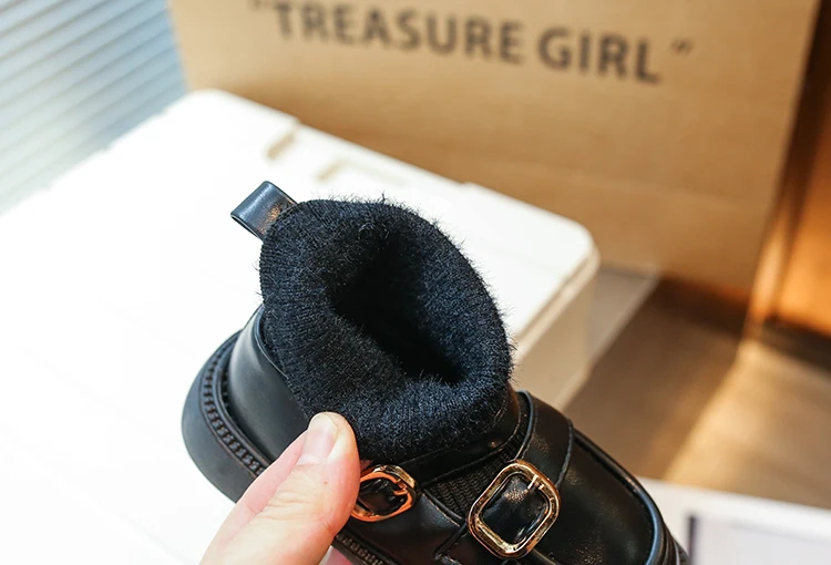2024 Autunno Inverno Nuovo Bambini Corto Ragazze Moda Casual Soc Stivali Principessa Bambini Tendenza Scarpe in Pelle Nero Versatile_voghion.com