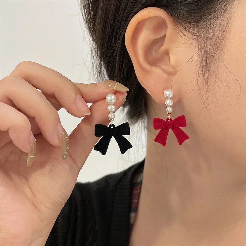 Sweet Bowknots Imitation Pearl Flocked Earrings for Women Girls Elegant Red Black Ear Accessories Fashion Jewelry Exquisite Gift