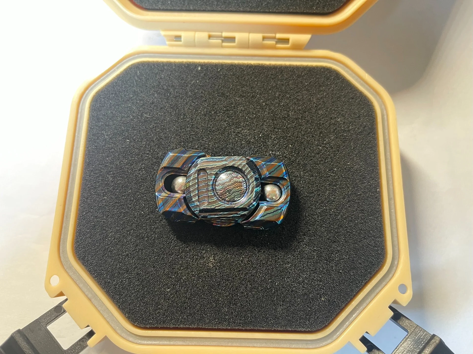 

Игра с гироскопом Wule Zhi Zirconium Horse March