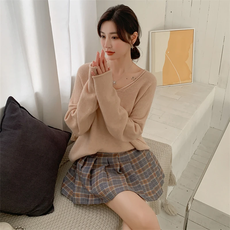 

Chic V-neck Pullover Soft Waxy Sweater women's Spring and Autumn New Style Temperament Gentle Wool Sweater Loose Lazy Top