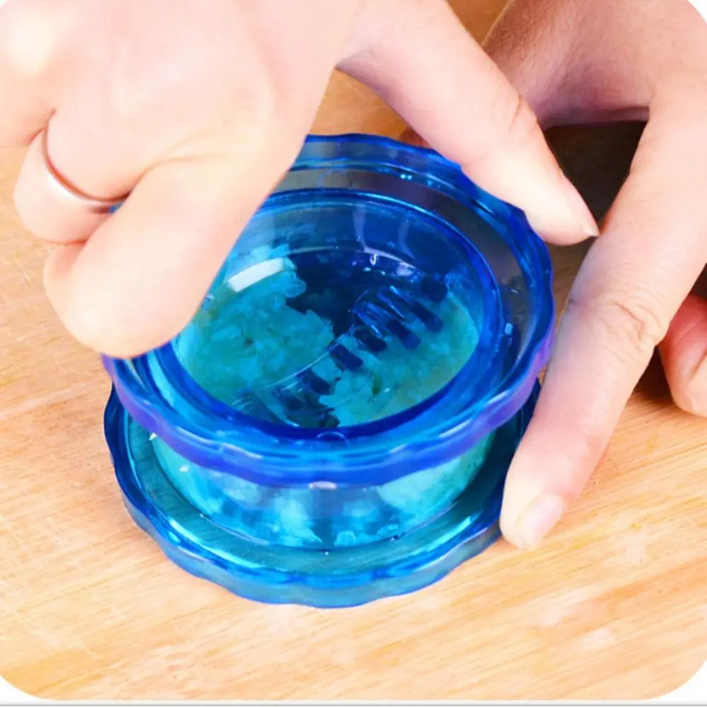 GarlicMasherManualGarlicGraterMiniPressCutterTwistGarlicBoxKitchenGingerGarlic