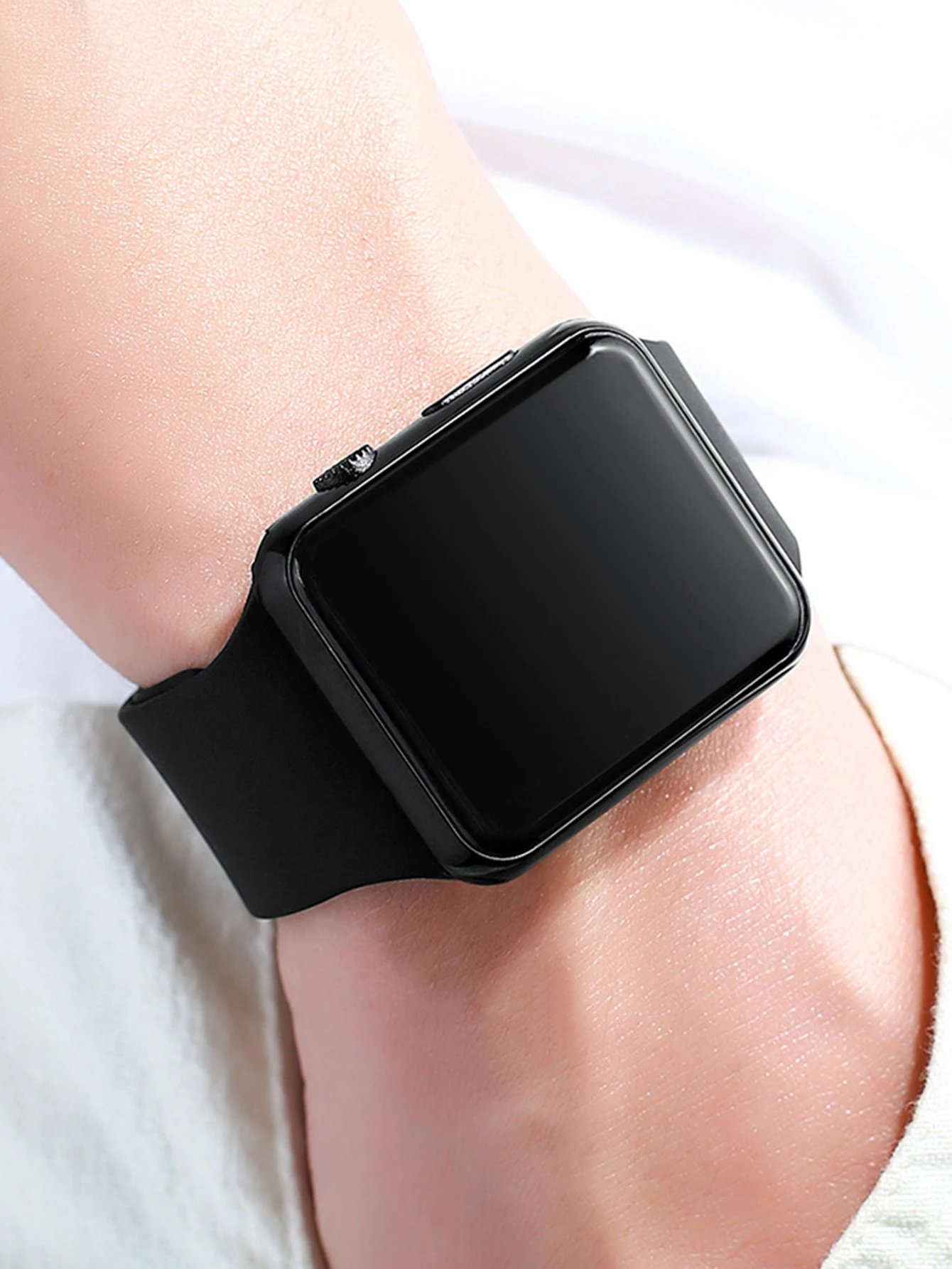 Sports Watch For Women And Men Electronic LED Digital Watch Fashion Casual Simple Silicone Female Watch Electronic Clock