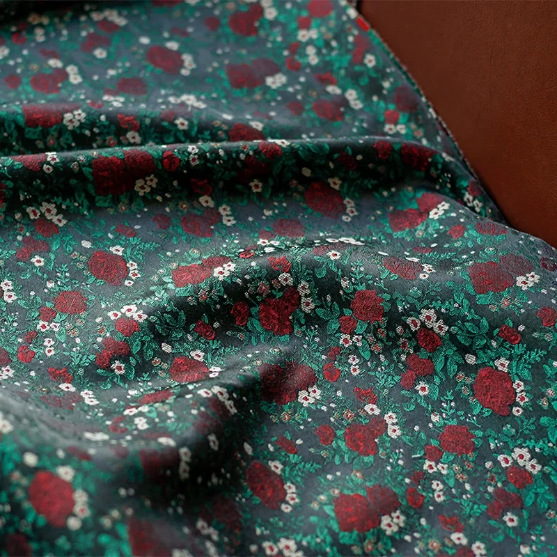 

Пряжа окрашенная жаккардовая ткань тёмная Роза сломанный цветок мягкая основа блестящая ткань брюки платье повседневная одежда модная оптовая продажа Ткань Diy Sew