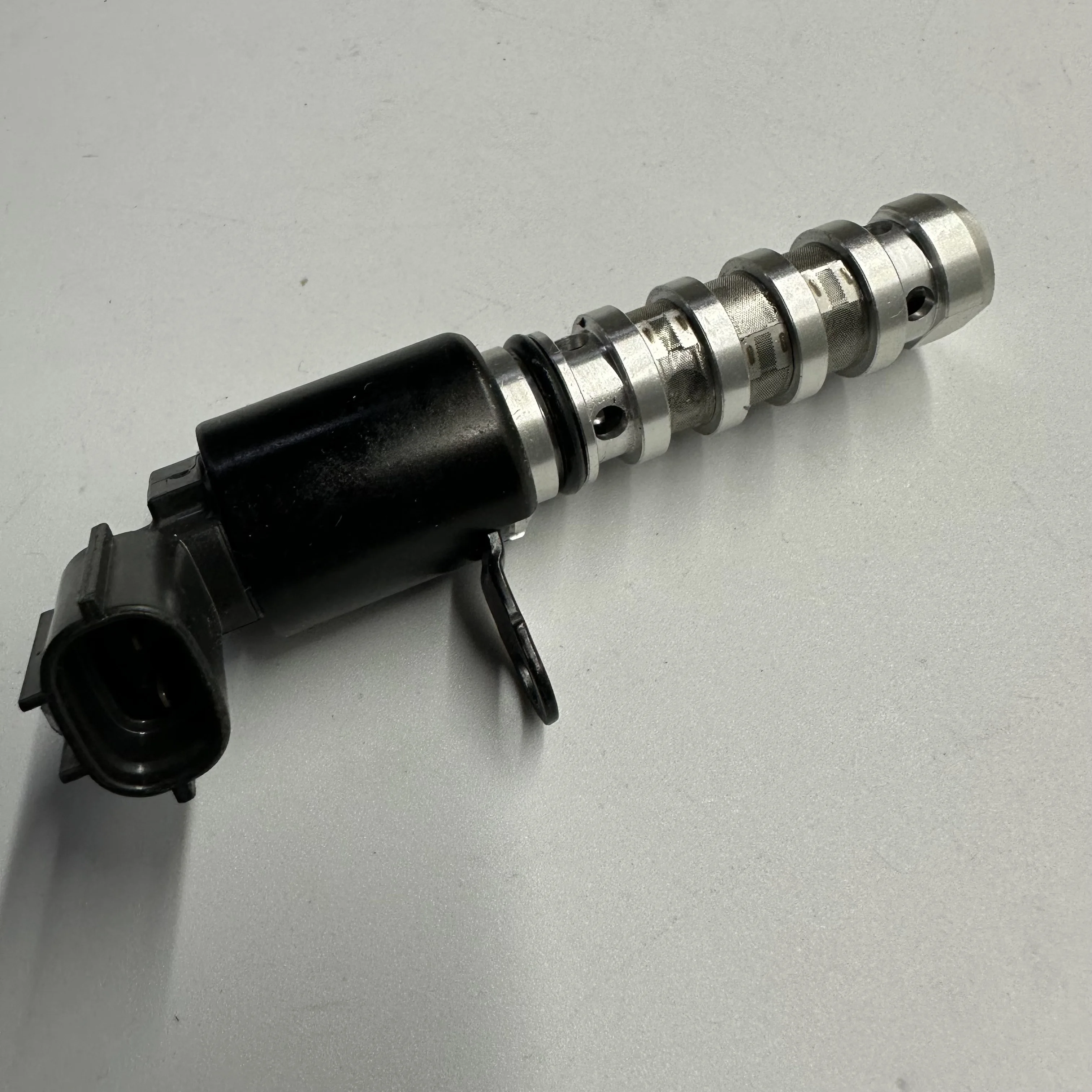 Car Oil Flow Control Valve (Exhuast) For 11-14 Hyundai Santa Fe Sonata Tucson Kia Optima 243752G500 24375-2G500