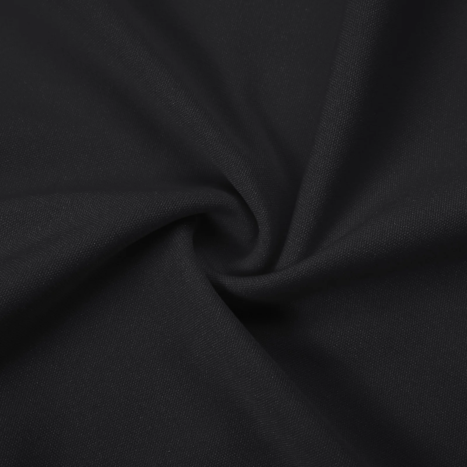 Vestido midi negro - detalle abertura