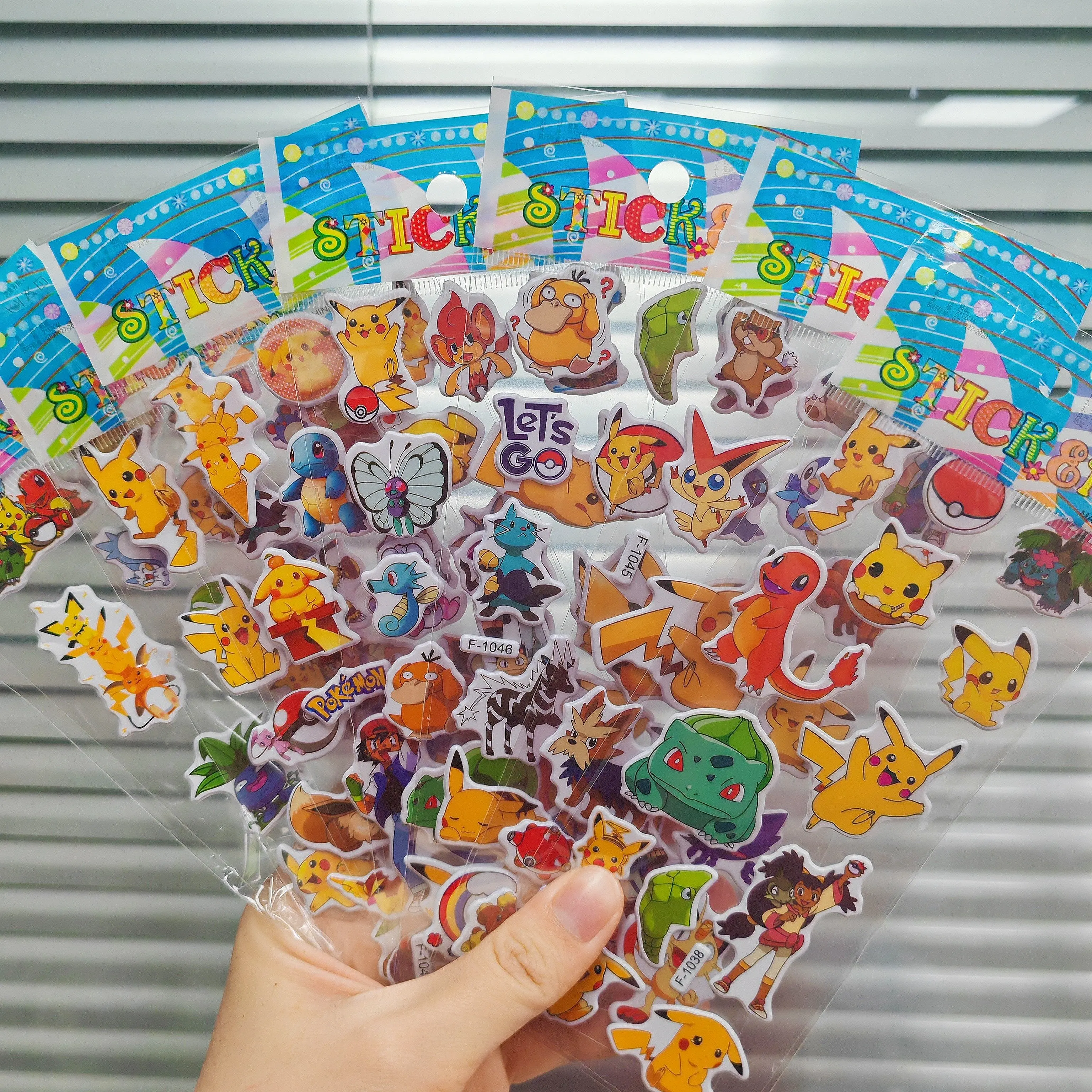 12 Blatt süße Anime Pokemon Aufkleber Kawaii 3D Pikachu Aufkleber Kinderspielzeug Cartoon Blasenpaste verdicken die Belohnung Aufkleber Geschenke – Detail 2