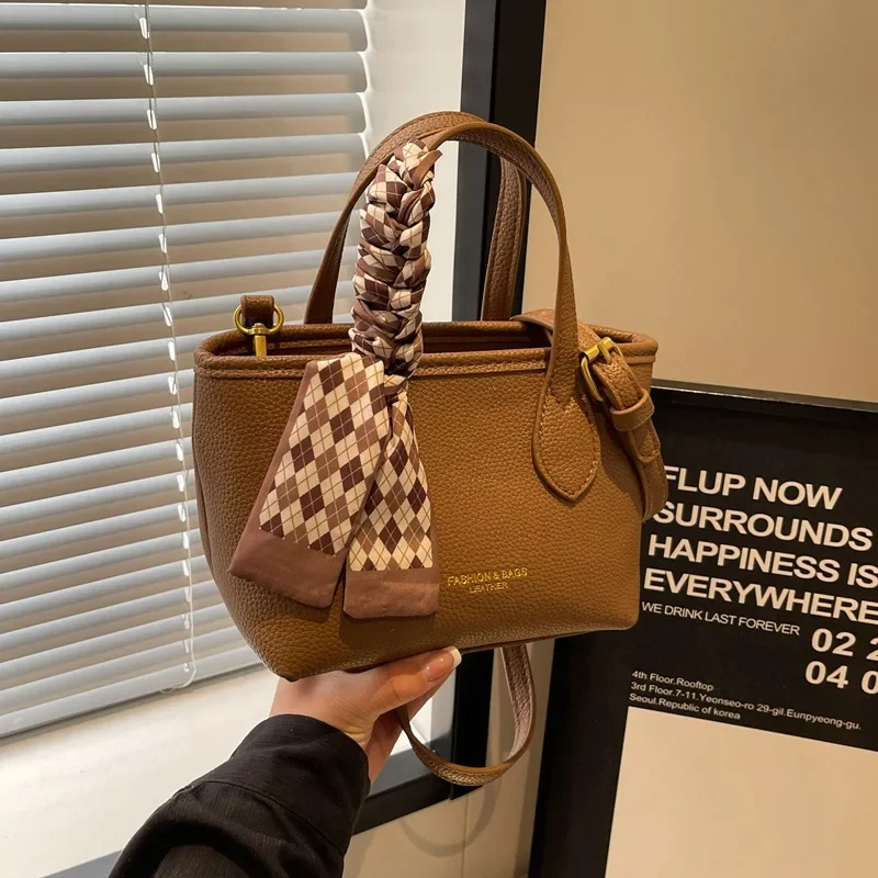 Simple Women's 2024 New Solid Color Fashion Portable One-Shoulder Women's Texture Crossbody All-Matching Bucket Bag