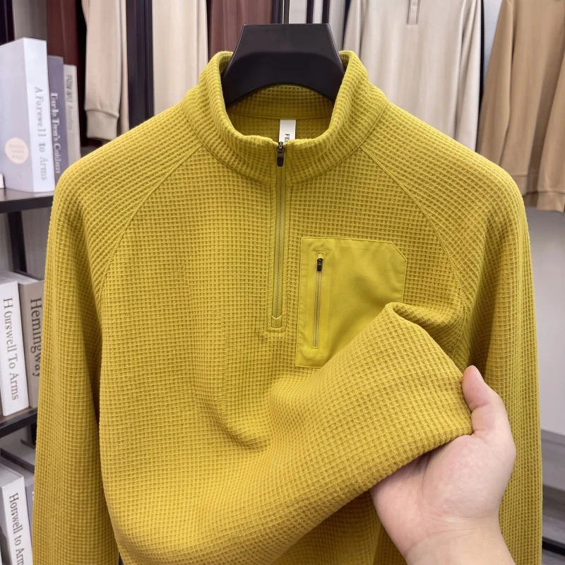 Herren Langarm-T-Shirt mit halbem Reißverschluss, atmungsaktiv, schnelltrocknend, knitterfrei, strapazierfähig, mit dekorativer Tasche, Herbstmode, neue Herrenbekleidung
