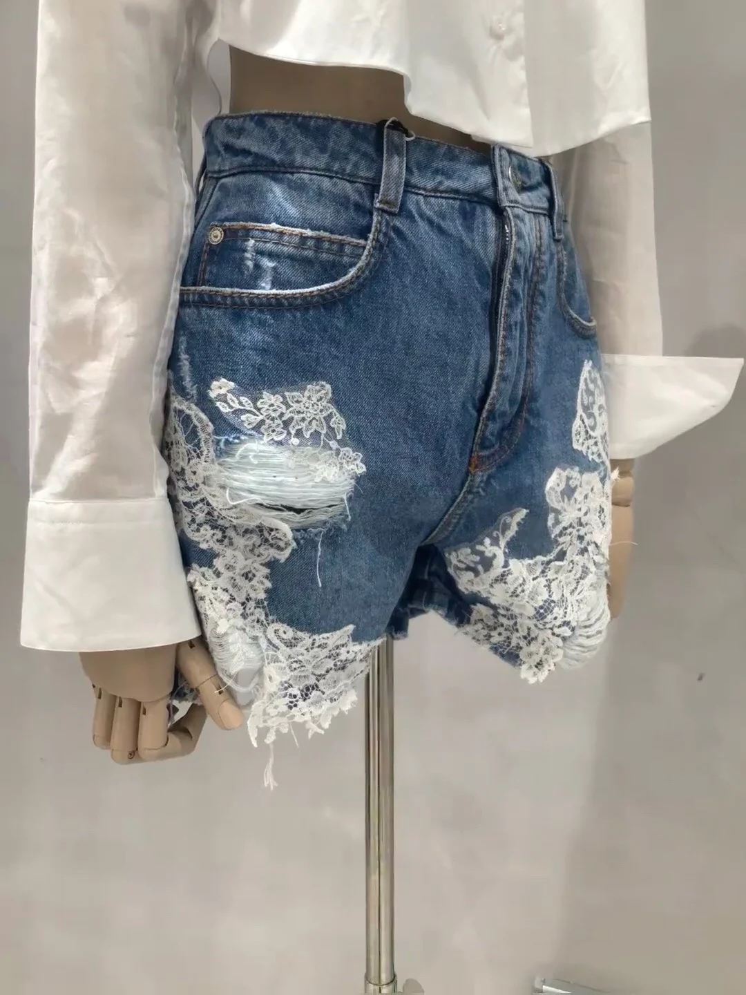 2024 Spring/Summer New Women's Wear Fashion Custom Lace Washed Denim Shorts 0320