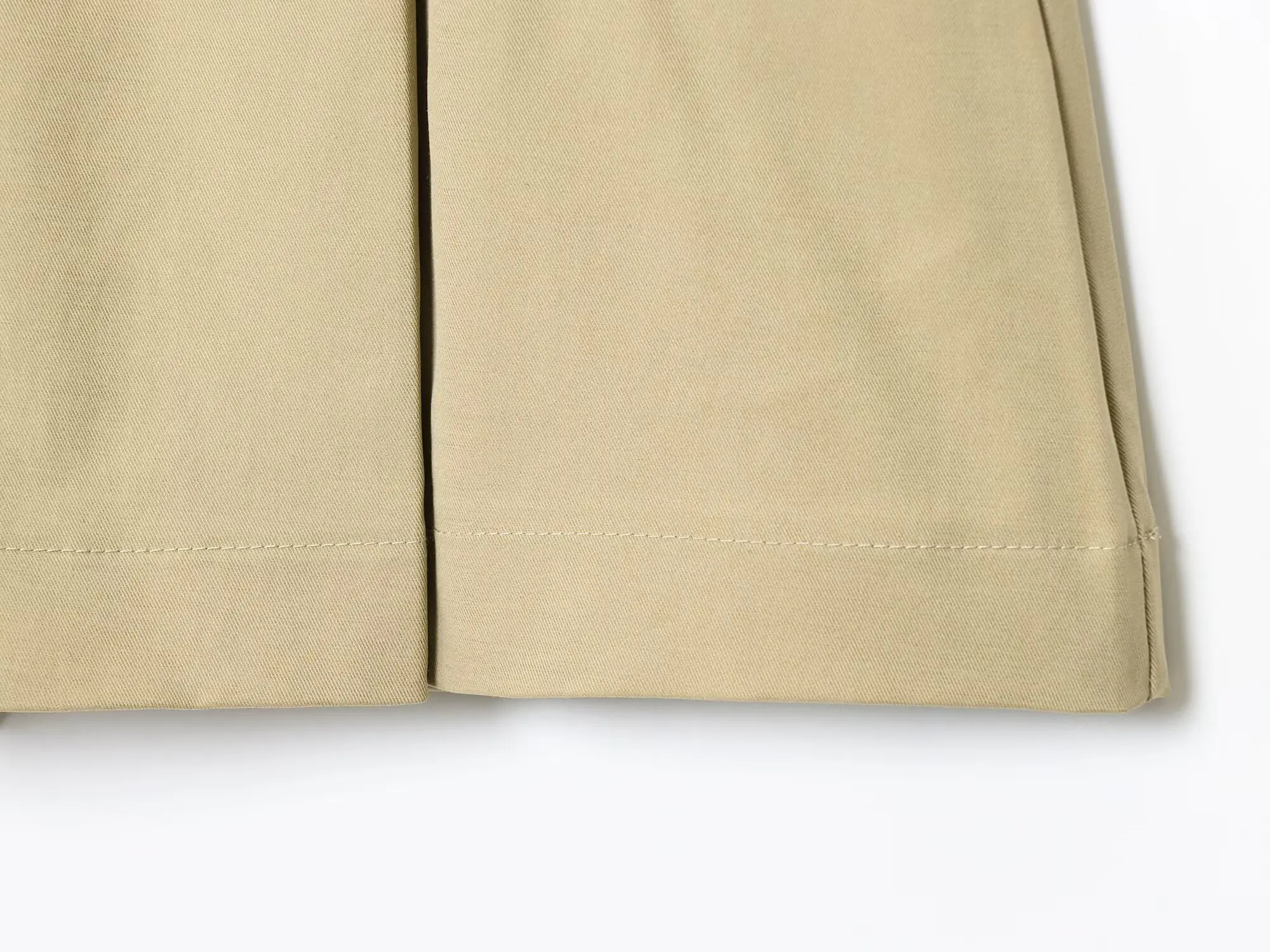 KONDALA Trendy High Street Trenchcoat Shorts Set Damen Pendler Gürtel Trenchcoat, Falten Shorts 2026 Frühling Casual Urlaub Set – Detail 20