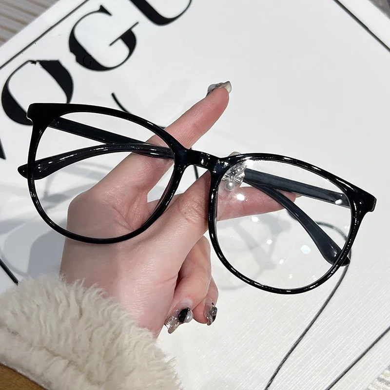 نظارات خفيفة للغاية مضادة للضوء الأزرق بالقرب من ا...