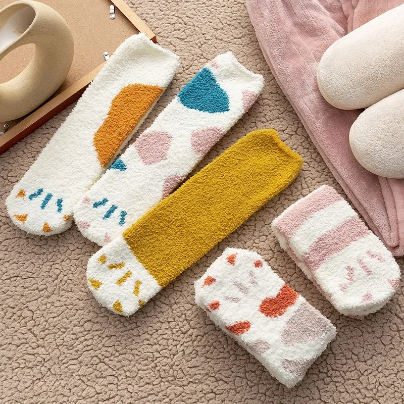 

5 Pairs of Kawaii Winter Women's Socks with Thick Warm Coral Velvet Socks Mid-tube Japanese Cartoon Cat Claws Cute Warm Socks