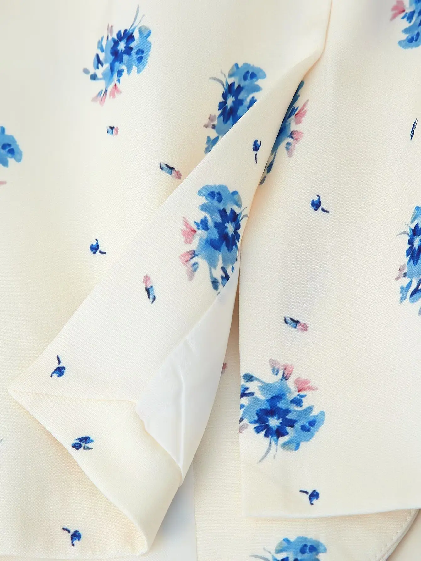 2025 Spring Autumn Lacing Up Bow Sashes Beige Floral Print Blazer Boyfriend Vintage Women Front Pockets Loose Suit Fashion Coat