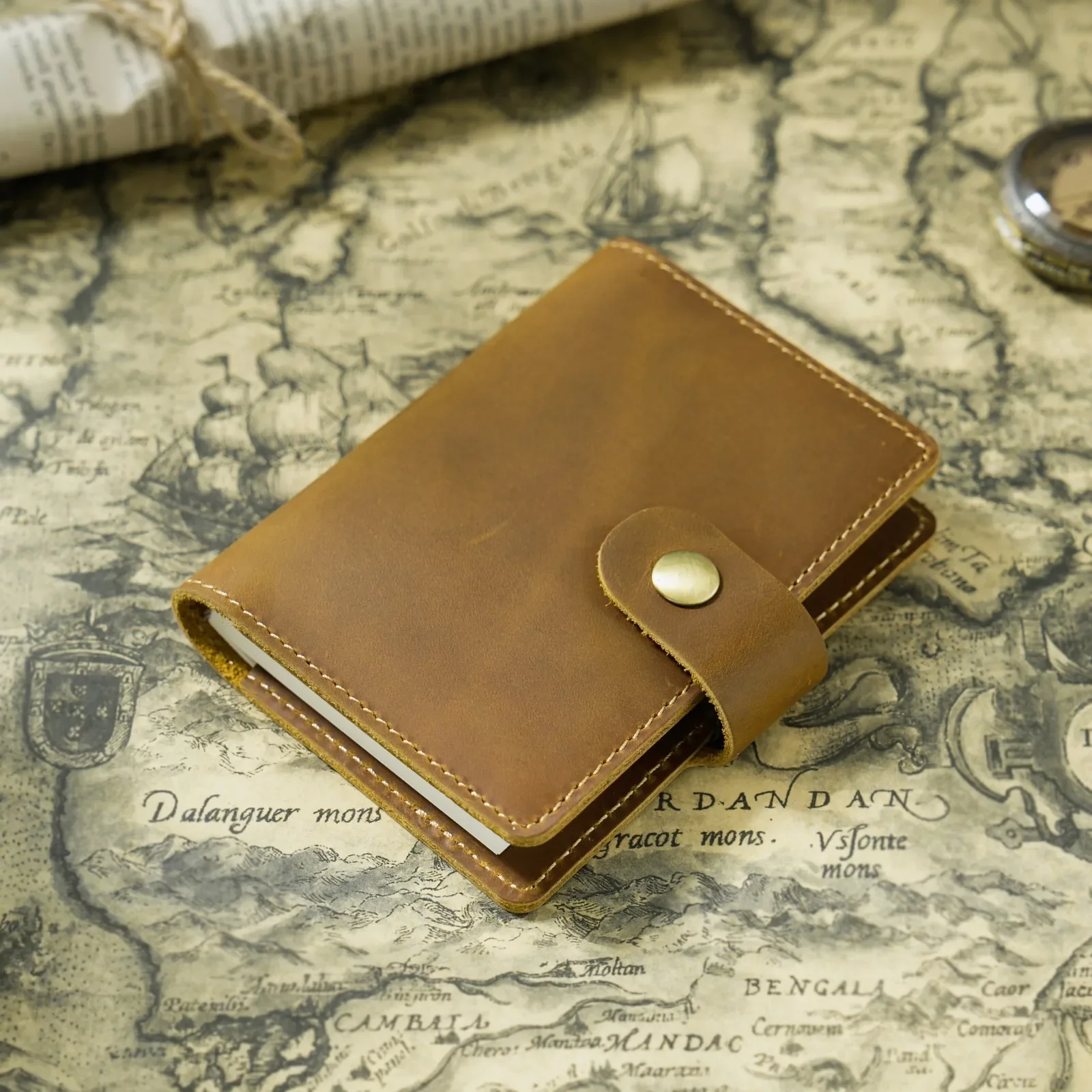 מחברת כיס ידנית מעור וינטאג' עם מחזיק עטים לכתיבה במשרד, בית ספר ונסיעות