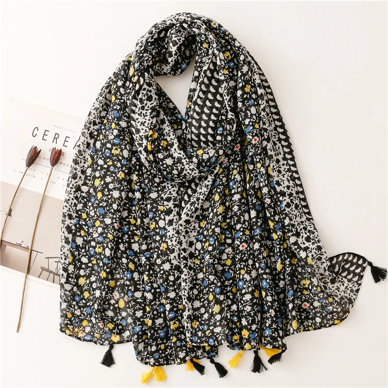 

Luxury Brand Cotton Scarf Lady Large Shawls Design Hijab Florals Print Tassel Scarves Women Beach Stole Muffler Foulard Pareo