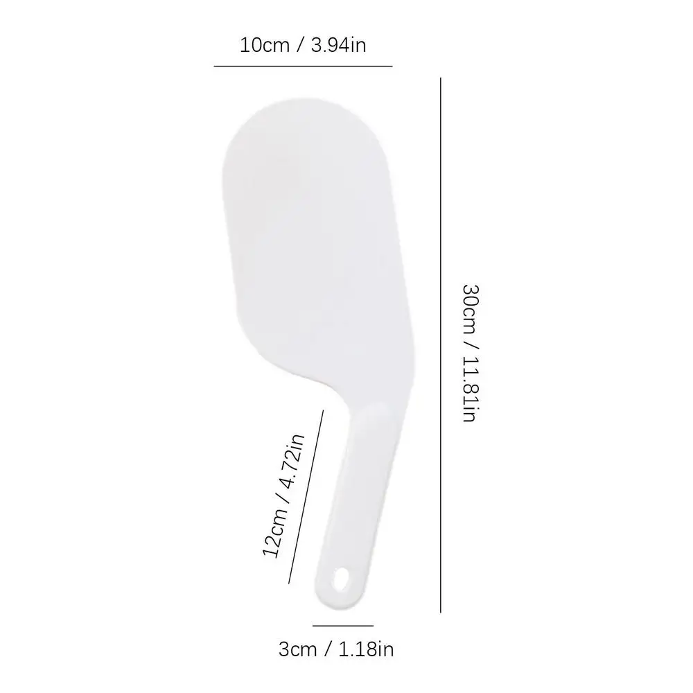 Der Bettlaken-Organizer ist gefliest und angehoben. Praktisch und arbeitssparend, um das Bett herzustellen. Matratzenheben. Praktisches Werkzeug