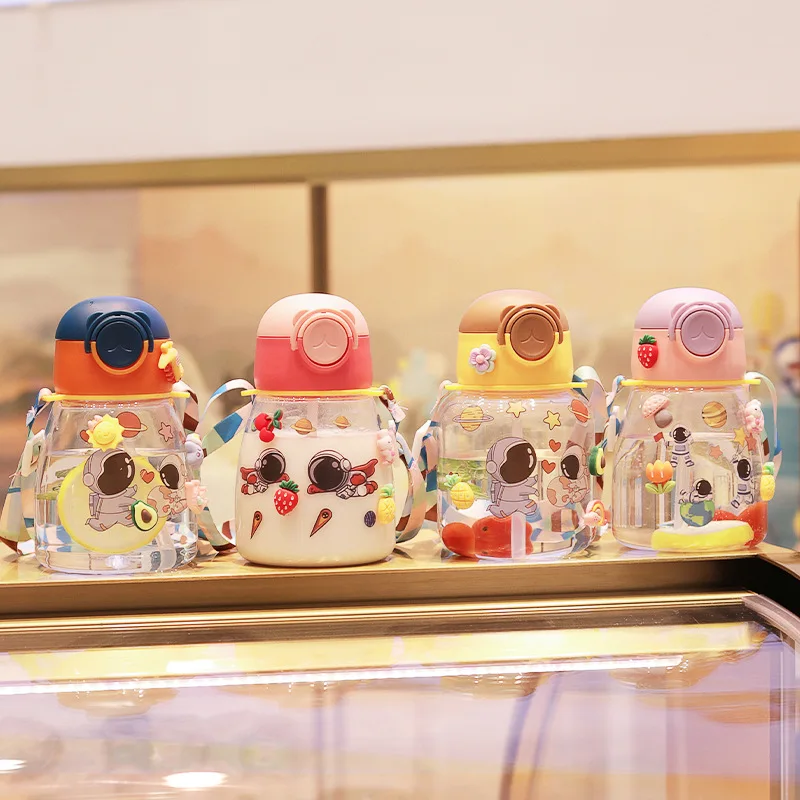

The New Cartoon Children Plastic Cup Sticker Large-capacity Straw Cup Students Diagonal Cross Outdoor Bouncing Cup