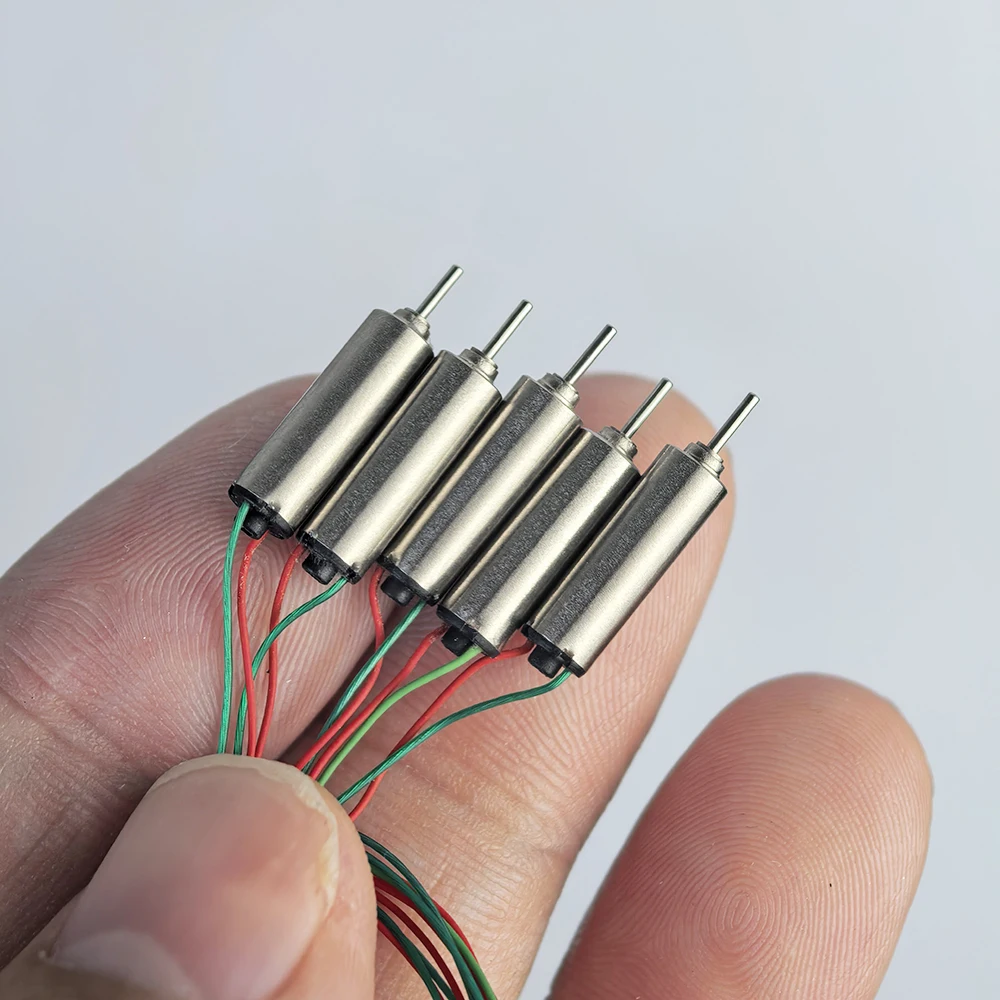 Moteur sans noyau 412 4x12mm 3.7V 60000tr/min, câbles de connexion et connecteur visible.