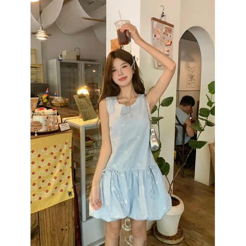 민소매 푹신한 꽃 봉오리 조끼 드레스 여성 여름 2024 새로운 느슨한 맞는 슬리밍 보우 블루 미니 드레스 유행 