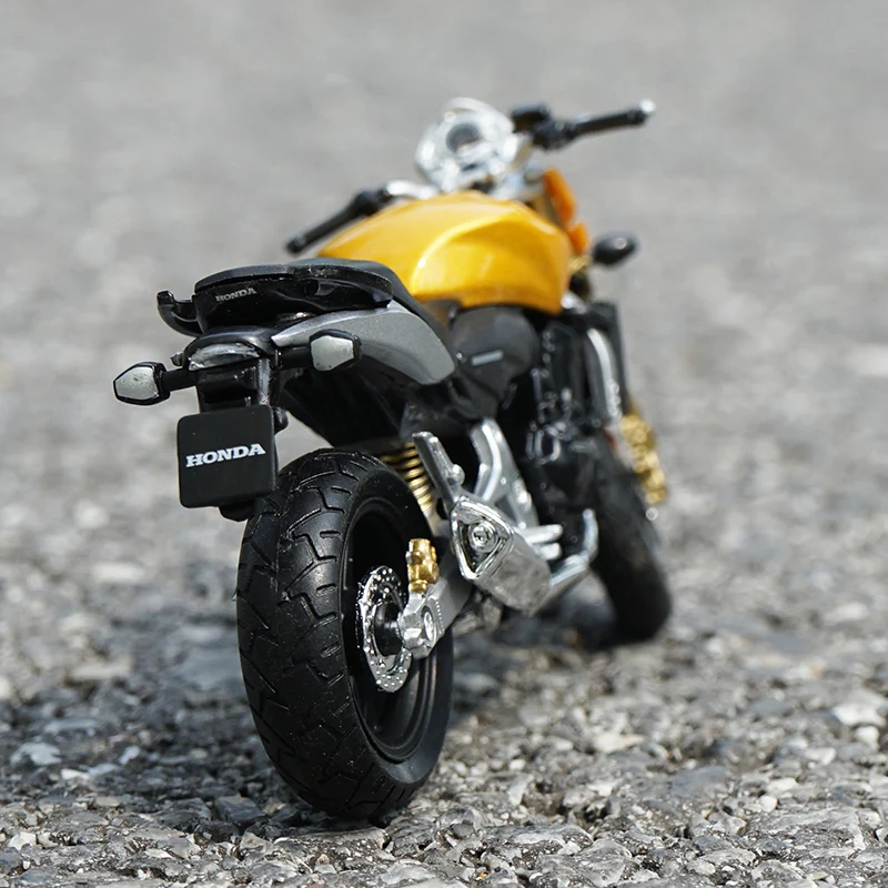 Welly 1:18 HONDA Hornet Alloy Sports Motorcycle Model Simulation Diecast Metal Street Motorcycle Model Collection Kid Toys Gifts