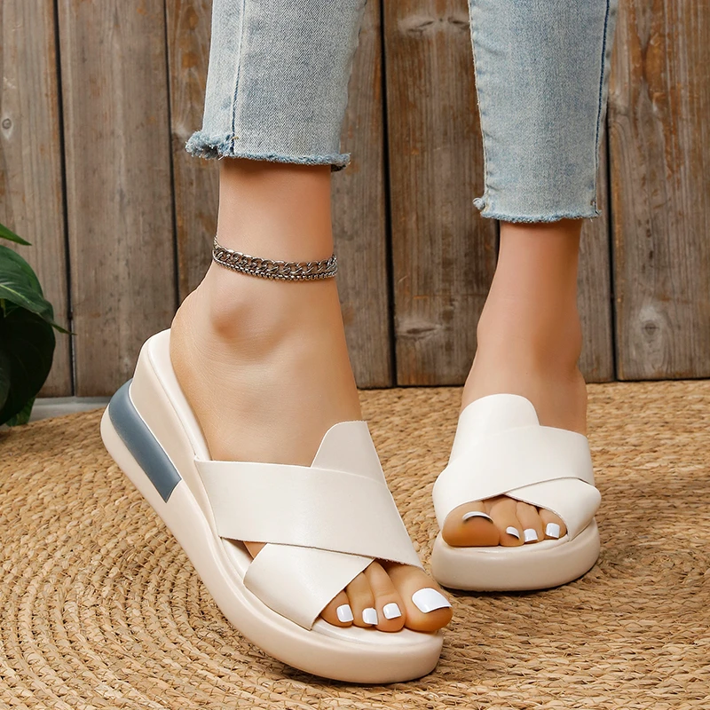 

Sandals Summer 2024 New Thick Sole Slope Heel Women's Shoes Versatile Casual Flat Bottom Sandals and Slippers Women's Style