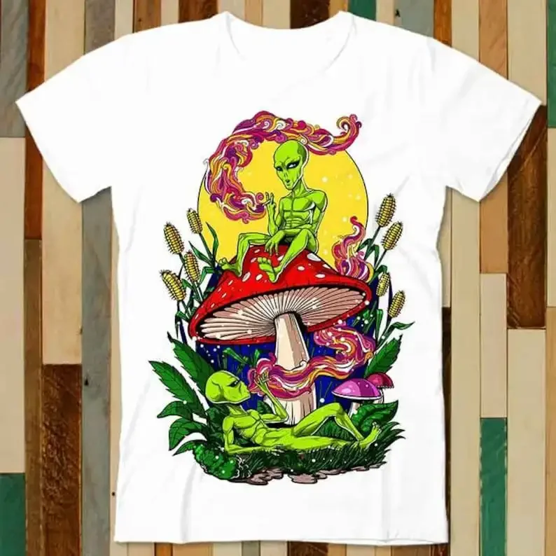 

Magic Mushrooms Aliens T Shirt Adult Unisex Men Women Retro Design Tee Vintage Top A4786