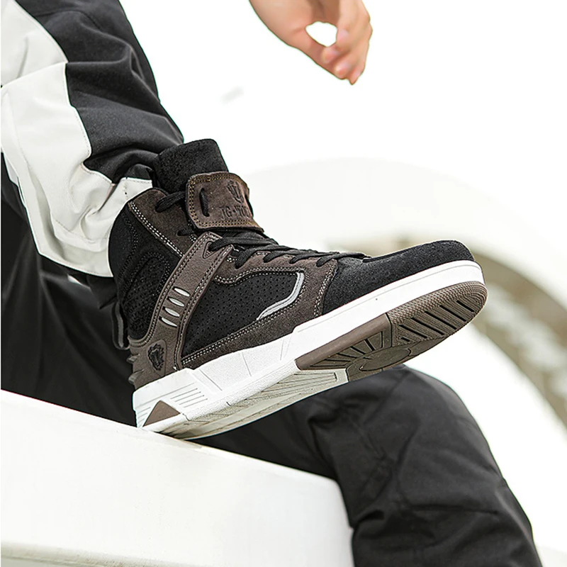Motorcycle Boots Men Breathable Protective Reinforced Street Riding Shoes with Side Zipper Ankle Support Anti-Slip Sole Gear Pad