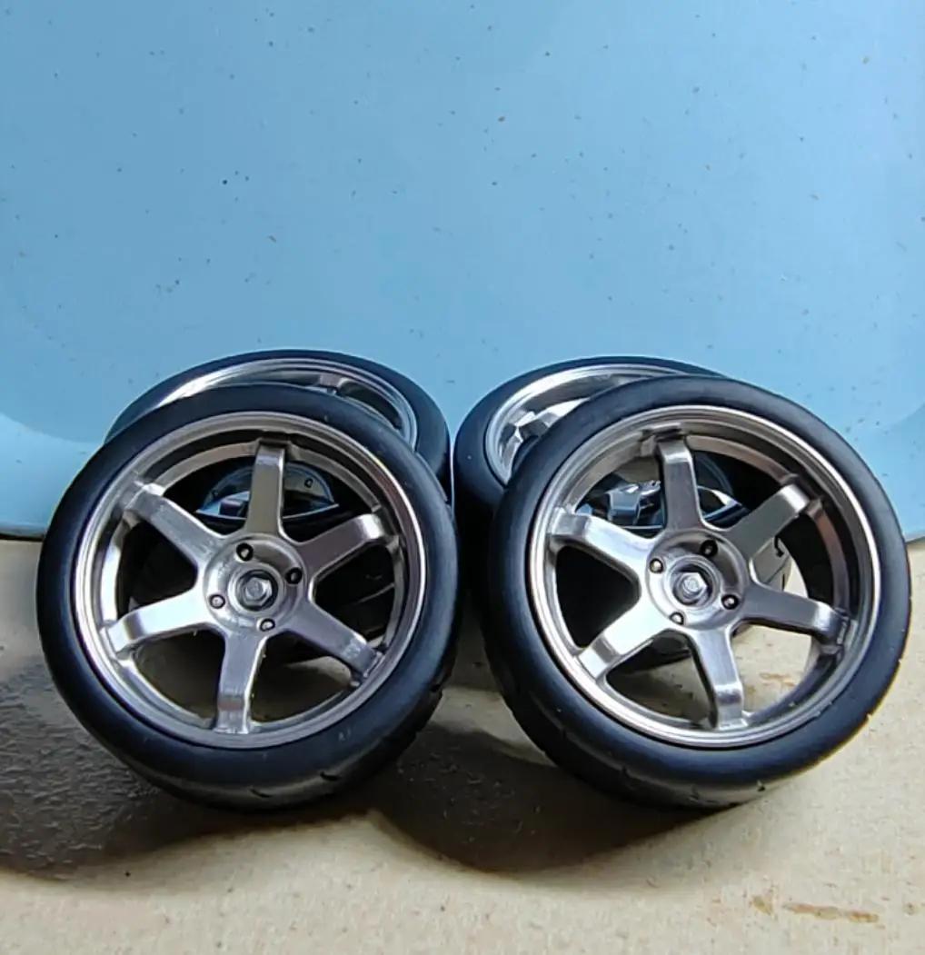 ゴムタイヤ保護付き1/18 W,直径32mm,1:18モデル用のスペアパーツ,4個 